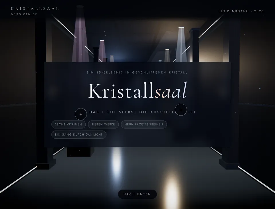 The Kristallsaal entrance view: a dark exhibition hall with cones of light from the ceiling, a mirror-polished floor, and the title card 'Kristallsaal — ein 3D-Erlebnis in geschliffenem Kristall' over the walkway.
